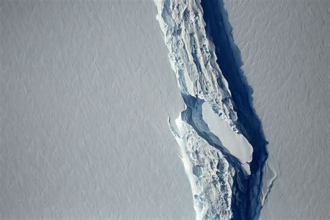 Giant iceberg breaks off Antarctica - Revelation in the News