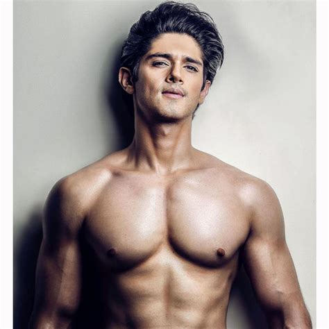 Bigg Boss 10's Rohan Mehra flaunts his remarkable physical ...