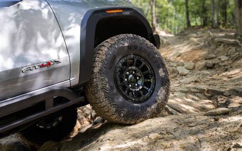 2024 GMC Canyon AT4X AEV ready to hit the trails with 35-inch tires | KTLA