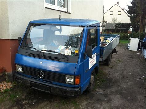 Mercedes-Benz MB 100 D 1990 Stake body Truck Photo and Specs