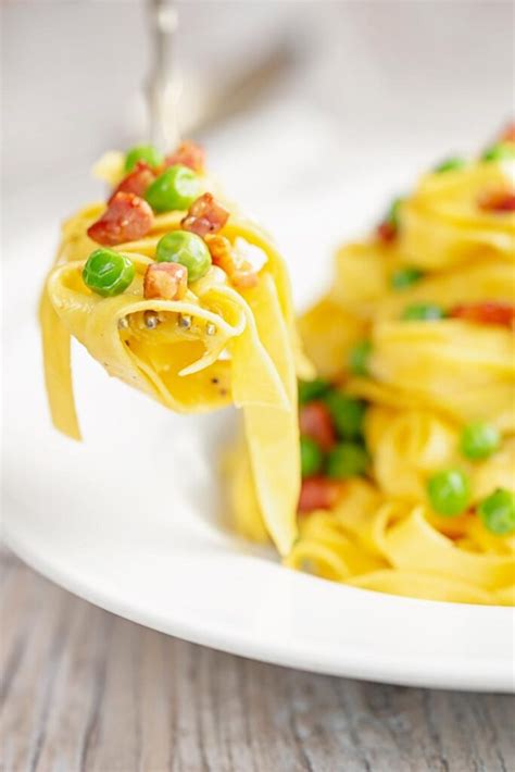 Quick & Easy Pasta Carbonara with Peas | Krumpli