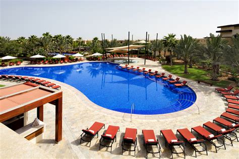 Dive into these Abu Dhabi pool day deals