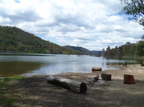 Witchwae on the Move: Lake Eildon National park campsite