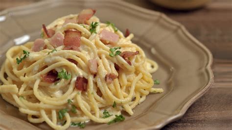 Spaghetti Carbonara with Bacon Recipe