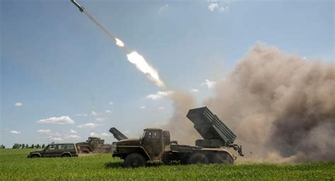 Surprising Supplier Gives Ukraine Thousands of "Grad" Artillery Rockets ...