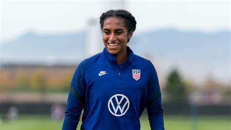 U-20 USWNT captain Naomi Girma named U.S. Soccer Young Female Player of the Year - SoccerWire