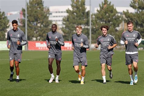 Real Madrid Training: November 1 - Managing Madrid