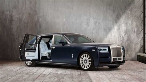 1 Million Stitches Turns This Rolls-Royce Phantom Into A Rose Garden