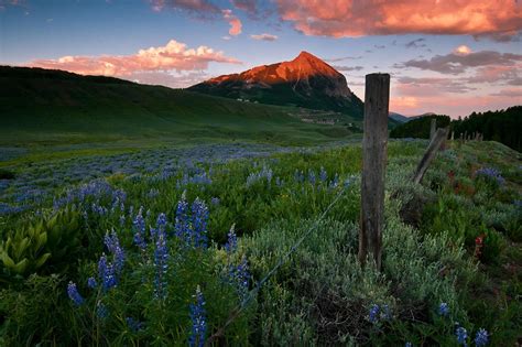 Hiking Crested Butte mountain trails - San Moritz CondosSan Moritz Condos