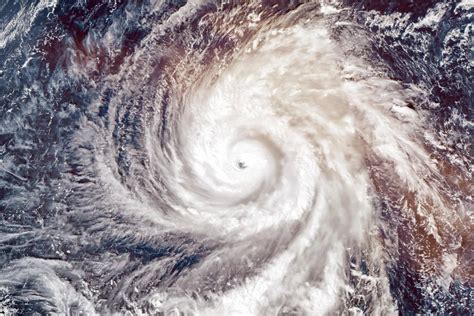 Cyclone in Spanish | English to Spanish Translation - SpanishDictionary.com