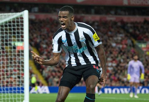 Newcastle United: Pundit feels for Eddie Howe after Isak 'real blow'