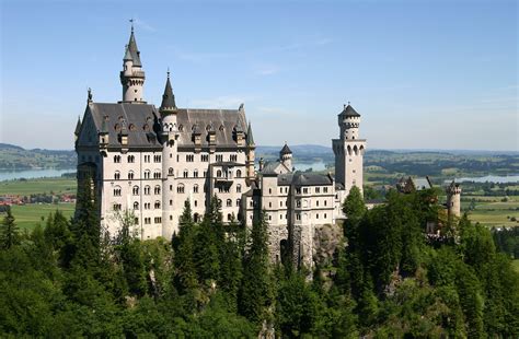 Neuschwanstein Castle: King Ludwig's Castle - Bavaria,