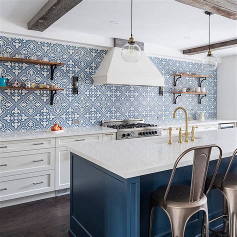 20+ Blue Tile Backsplash Kitchen Ideas - HMDCRTN