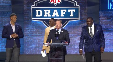 Watch: NFL commissioner Roger Goodell booed by fans at 2019 NFL Draft - Sports Illustrated