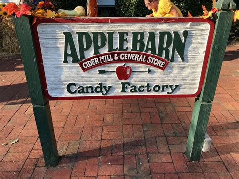 Apple Barn Restaurant and Candy Factory in Pigeon Forge TN, October ...