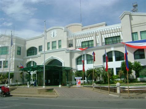 File:Cauayan City Hall, Isabela.jpg - Philippines