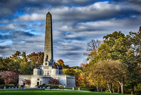 The Abraham Lincoln National Cemetery , Elwood USA