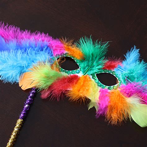 Mardi Gras Feather Mask | Fun Family Crafts