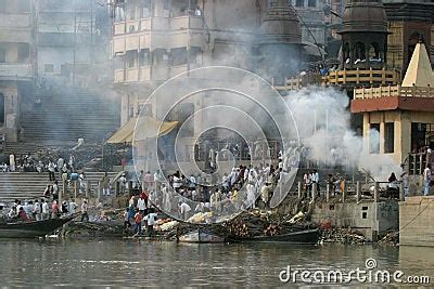 Varanasi Cremation Ghat Editorial Image - Image: 8342045