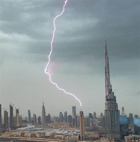 We've Got Pics: Dubai Mall FLOODED Because Of Nine-millimetre Deep Rains Today | Cosmopolitan ...