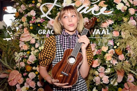 America's Got Talent Season 11 Winner Grace VanderWaal on Her New Fender Ukulele, Her Upcoming ...