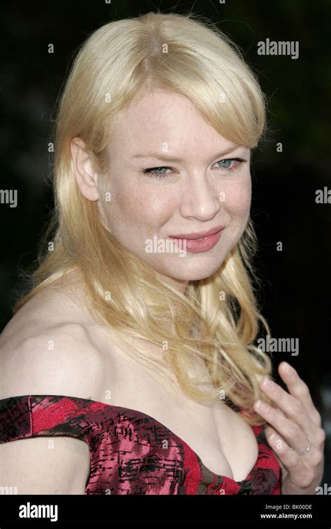 RENEE ZELLWEGER CINDERELLA MAN WORLD PREMIERE UNIVERSAL CITY WALK ...