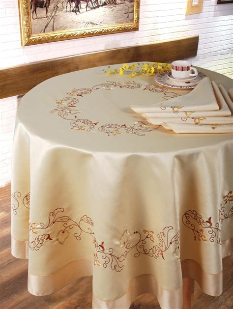 Closeout linen table cloths - DecorLinen.com.