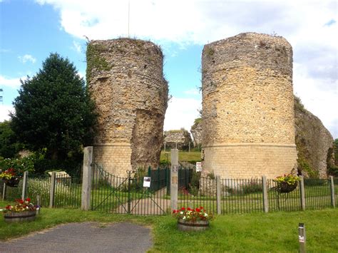 A visit to Bungay Castle and Jesters Café