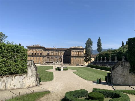 Guided walking tour in the Boboli Garden