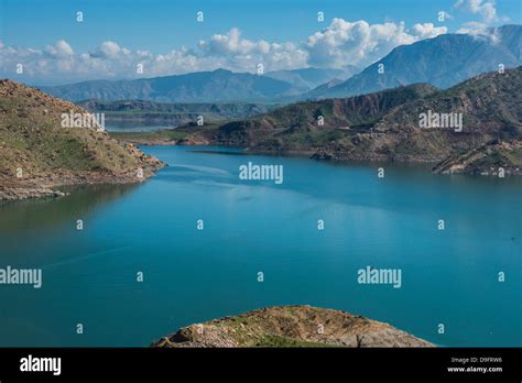 Darbandikhan artificial lake on the border of Iran, Iraq Kurdistan ...