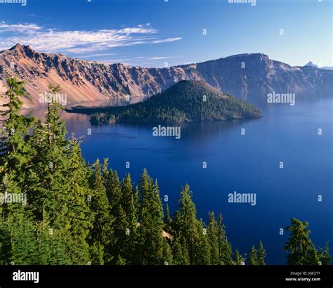 USA, Oregon, Crater Lake National Park, Crater Lake and Wizard Island with Hillman Peak (left ...