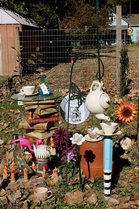 My mom's awesome Alice in Wonderland Garden. #Alice #Wonderland #garden ...