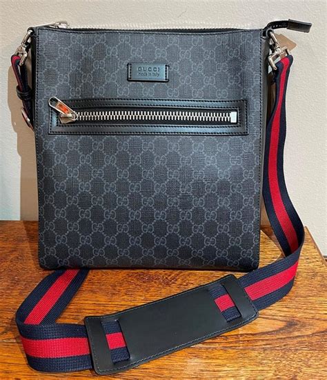 GUCCI MEN’S MESSENGER BAG | Collector's World