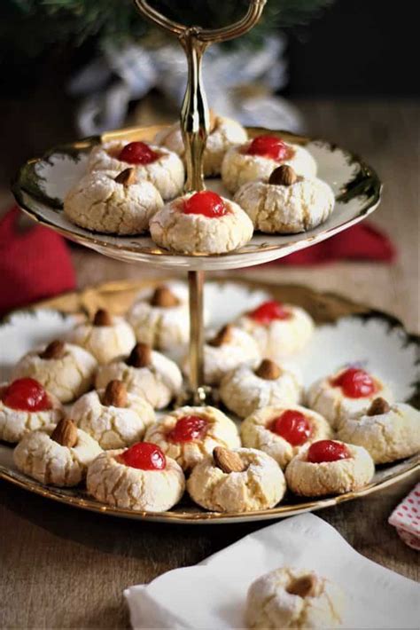 Chewy Amaretti (Italian Almond Cookies) - Mangia Bedda