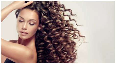 Frizzy Hair : Causes, Solutions & Home Remedies