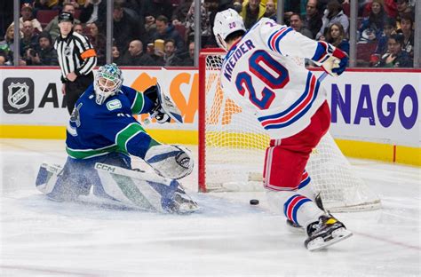 Chris Kreider passes Mark Messier on Rangers' all-time goals list