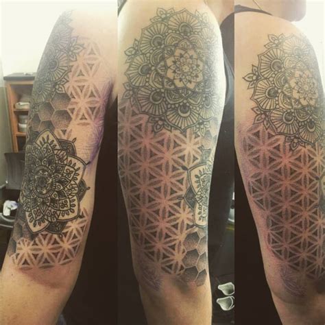 105+ Cool Flower of Life Tattoo Ideas – The Geometric Pattern Full of ...