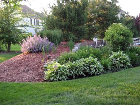 Landscaping Berm Ideas, Amazing Landscaping Ideas, Mailbox Landscaping, Landscaping Design ...