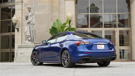 2021 Maserati Ghibli Trofeo Review | AutoTrader.ca