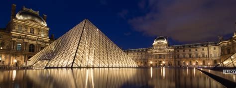 louvre pyramid at night