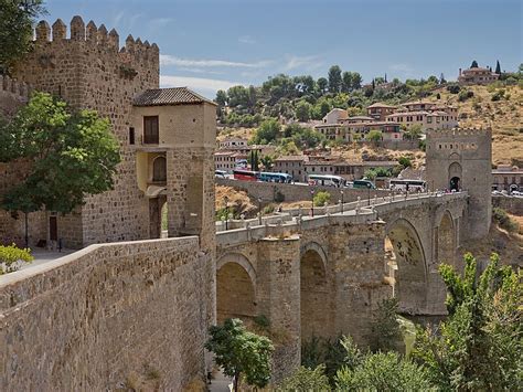 San Martin's Bridge in Toledo, Spain | Sygic Travel