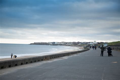 Whitley Bay - Photo "whitley bay beach looking south towards the town" :: British Beaches