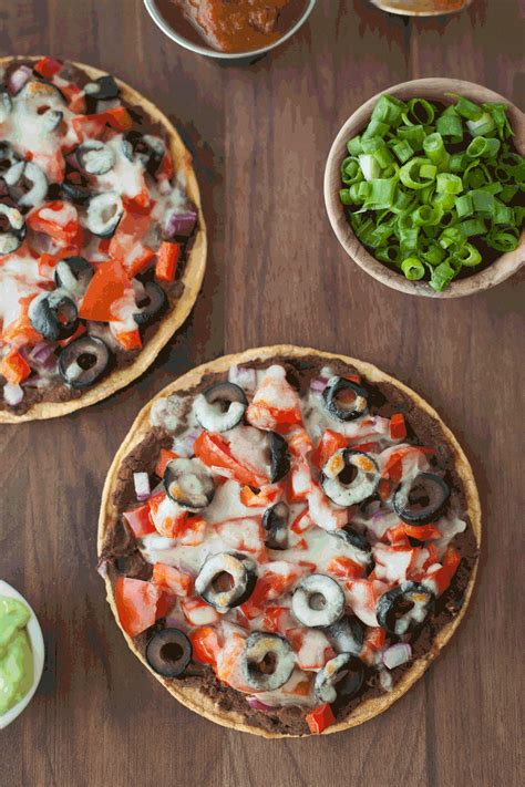 Skinny Mexican pizza - Snixy Kitchen