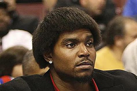 Making fun of 76ers center Andrew Bynum's hair