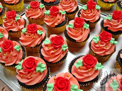 Red roses cupcake 2013 | Desserts, Red roses, Food