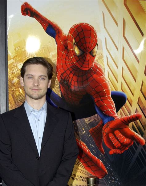 Tobey Maguire Spider Man Kiss