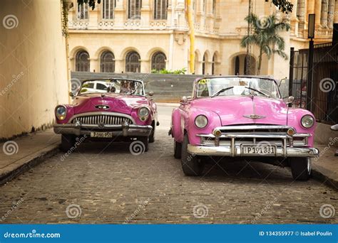 Two Pink Vintage Car in Havana Editorial Photography - Image of travel, history: 134355977