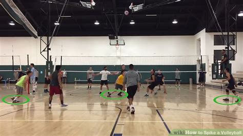 How to Spike a Volleyball (with Pictures) - wikiHow