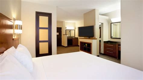 Atlanta Lodging - Hotel Rooms in Atlanta, GA