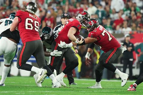 Eagles vs. Buccaneers: 10 takeaways from first half as Tampa holds a 16 ...